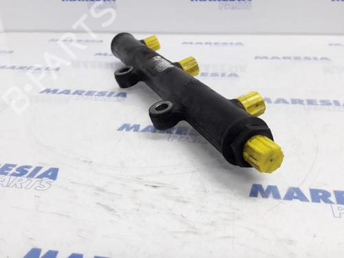 Injection rail CITROËN C6 (TD_) 2.7 HDi | BP31522996M98 - Image 4