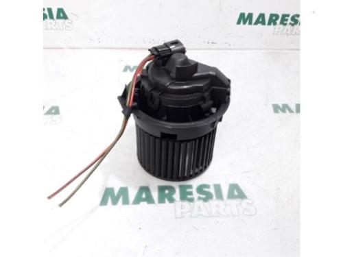 Used Heater blower motor RENAULT CLIO IV Grandtour (KH_) 0.9 TCe 90 (90 hp) 31431032