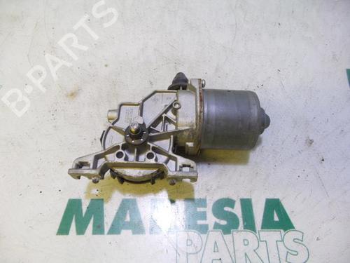 Used Front wiper motor FIAT 500 (312_) 0.9 (312AXG1A, 312.AXG11) (86 hp) 31525196