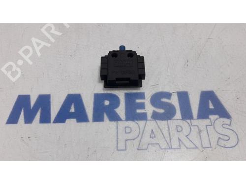 antennabase-peugeot-508-sw-i-8e_-2010-2011-2012-2013-2014-2015-2016-2017-2018-31440217 main image