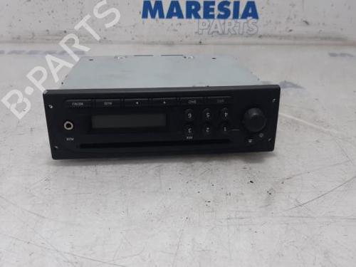 Used Radio RENAULT TWINGO II (CN0_) 1.2 16V (CN0K, CN0V, CN0A) (76 hp) 31501055
