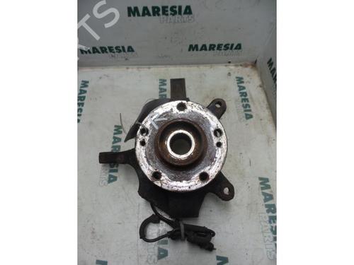 Used Right front steering knuckle RENAULT LAGUNA II (BG0/1_) 1.8 16V (BG0B, BG0C, BG0J, BG0M, BG0V) (121 hp) 31490399