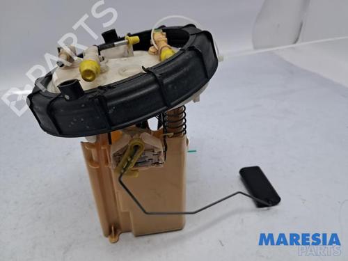 Used Fuel pump CITROËN C6 (TD_) 2.7 HDi (204 hp) 31433024