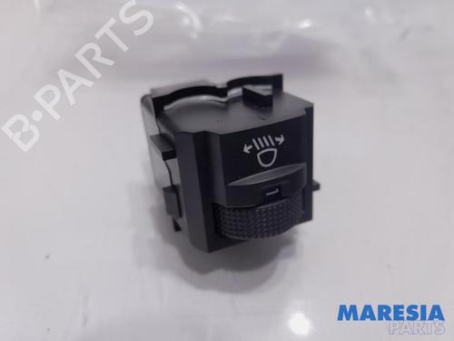 Switch PEUGEOT 2008 II (UD_, US_, UY_, UJ_, UR_, UC_) e-2008 (UKZKXZ) | BP31424788I30