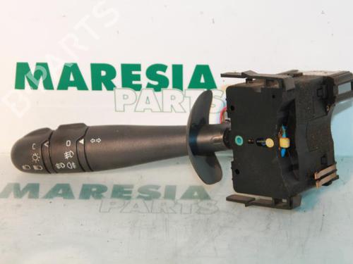 steering-column-stalk-renault-laguna-ii-grandtour-kg01_-2001-2002-2003-2004-2005-2006-2007-31462451 main image