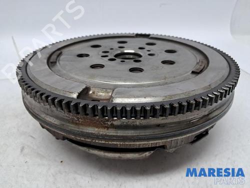 Volante motor OPEL ASTRA K Sports Tourer (B16) 1.2 Turbo (35) (110 hp) 31498320