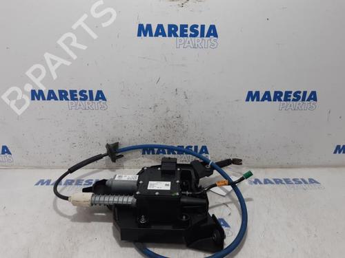 Used Electric handbrake PEUGEOT 5008 (0U_, 0E_) 1.6 16V (120 hp) 31501093