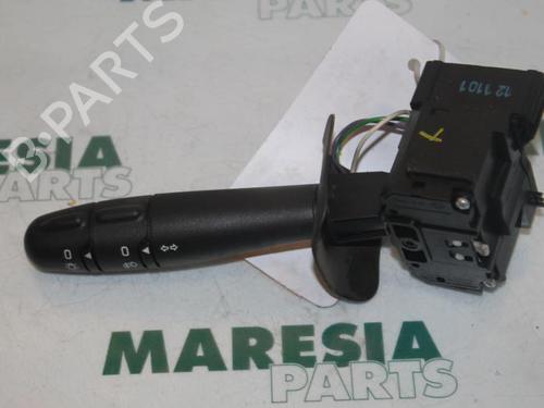 Used Steering column stalk RENAULT CLIO II (BB_, CB_) 1.4 16V (B/CB0P, BB13) (98 hp) 31462437