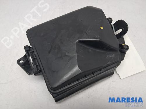 Used Fuse box RENAULT CLIO III Grandtour (KR0/1_) 1.2 16V (KR0P) (101 hp) 31418507