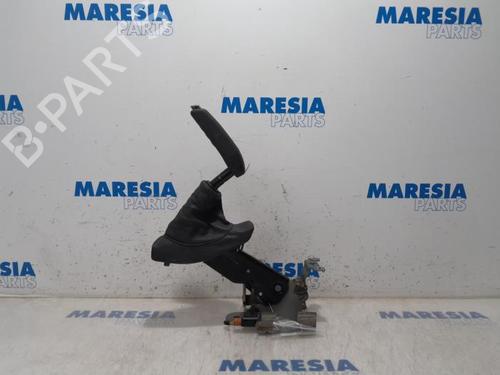 electric-handbrake-peugeot-308-sw-i-4e_-4h_-2007-2008-2009-2010-2011-2012-2013-2014-31383912 main image