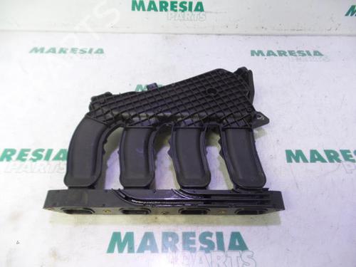 Used Injection rail FIAT MAREA Weekend (185_) 1.6 100 16V (103 hp) 31447292