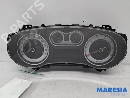 Used Instrument cluster FIAT 500L (351_, 352_) 0.9 (199LYC1B) (105 hp) 31517975