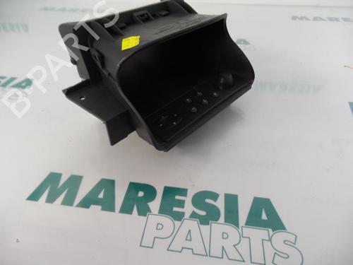 display-monitor-renault-clio-ii-bb_-cb_-1998-1999-2000-2001-2002-2003-2004-2005-2006-2007-2008-2009-2010-2011-2012-2013-2014-2015-2016-31483237 main image