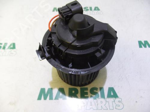 Used Heater blower motor RENAULT CLIO IV (BH_) 0.9 TCe 90 (BHNF, BHMA, BHMH, BHJK, BHJR) (90 hp) 31407862