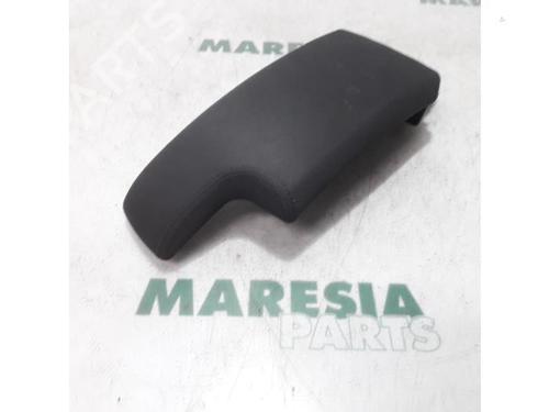 Armlene RENAULT MEGANE III Grandtour (KZ0/1) 1.5 dCi (KZ0C, KZ1A) (90 hp) 31394876