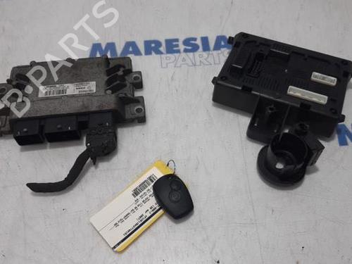 Used Engine control unit (ECU) RENAULT CLIO III (BR0/1, CR0/1) 1.2 16V (BR02, BR0J, BR11, CR02, CR0J, CR11) (75 hp) 31526764