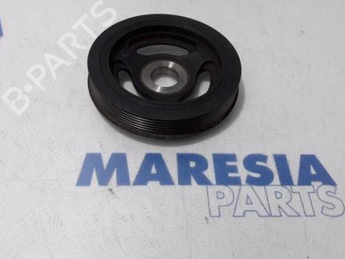 Used Pulley PEUGEOT 5008 (0U_, 0E_) 1.6 HDi (112 hp) 31496470