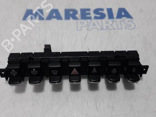 Used Warning switch PEUGEOT 3008 I MPV (0U_) 1.6 THP (150 hp) 31536462
