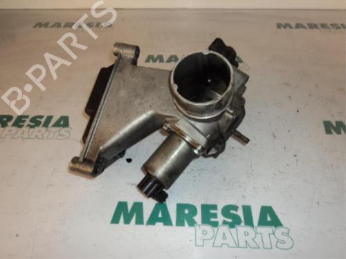 Used Throttle body RENAULT LAGUNA II Grandtour (KG0/1_) 2.2 dCi (KG0F) (150 hp) 31418231
