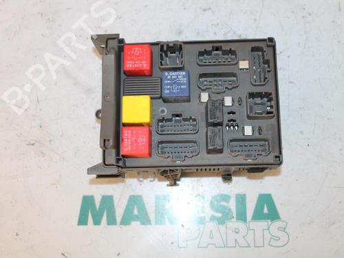 Used Fuse box RENAULT LAGUNA II Grandtour (KG0/1_) 2.0 16V IDE (KG0N) (140 hp) 31389140