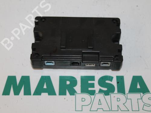Used Control unit RENAULT MEGANE III Grandtour (KZ0/1) 1.5 dCi (KZ0C, KZ1A) (90 hp) 31424821