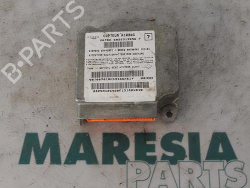 Used ECU airbags RENAULT ESPACE III (JE0_) 2.2 dCi (JE0K) (130 hp) 31490158