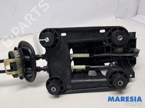 Gear lever CITROËN C3 II (SC_) 1.2 VTi 82 | BP32012024M90