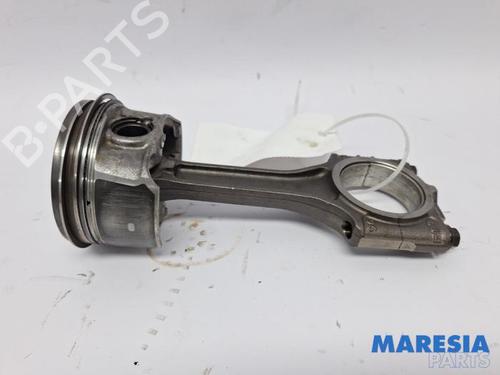 other-alfa-romeo-giulietta-940_-2010-2011-2012-2013-2014-2015-2016-2017-2018-2019-2020-31393915 main image