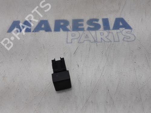 Used Switch OPEL VIVARO B Van (X82) 1.6 CDTI (05) (120 hp) 31392509