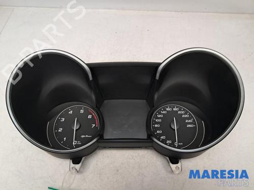 Used Instrument cluster ALFA ROMEO GIULIA (952_) 2.0 (952ABA25B) (200 hp) 31508321