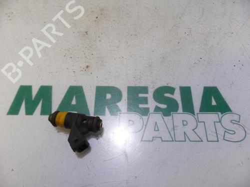 Used Injector RENAULT CLIO II (BB_, CB_) 1.4 16V (B/CB0P, BB13) (98 hp) 31518798