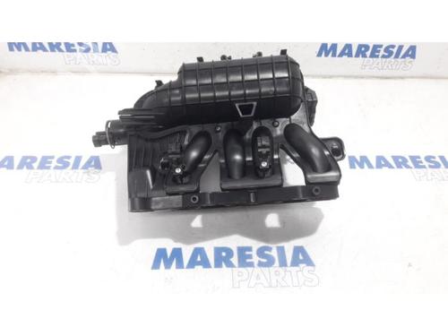 Used Injection rail FIAT PUNTO EVO (199_) 1.4 (199AXB1A) (77 hp) 31505543