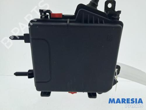 Used Fuse box Fuse box 37875587 37875587