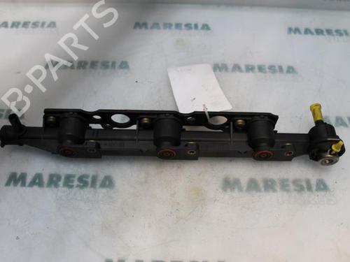 injection-rail-peugeot-406-8b-1995-1996-1997-1998-1999-2000-2001-2002-2003-2004-2005-31525319 main image