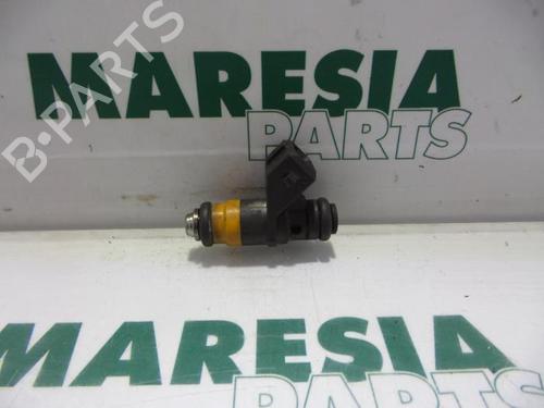 injector-renault-megane-i-classic-la01_-1996-1997-1998-1999-2000-2001-2002-2003-2004-2005-2006-2007-2008-31410934 main image