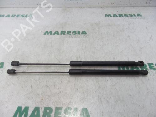 Used Tailgate lift support RENAULT MEGANE III Grandtour (KZ0/1) 1.5 dCi (KZ09, KZ0D, KZ1G, KZ29, KZ14, KZ1W, KZ10, KZ1F,... (110 hp) 31438151