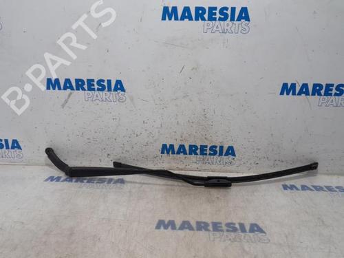 Used Front windshield wiper arm RENAULT CLIO IV (BH_) 0.9 TCe 90 (BHNF, BHMA, BHMH, BHJK, BHJR) (90 hp) 31500342