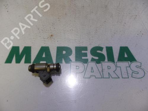 Used Injector RENAULT CLIO II (BB_, CB_) 1.6 16V (BB01, BB0H, BB0T, BB14, BB1D, BB1R, BB2KL, BB3G... (107 hp) 31456279