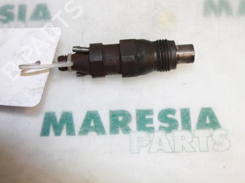 Used Injector FIAT ULYSSE (220_) 1.9 TD (220AH5) (90 hp) 31524300