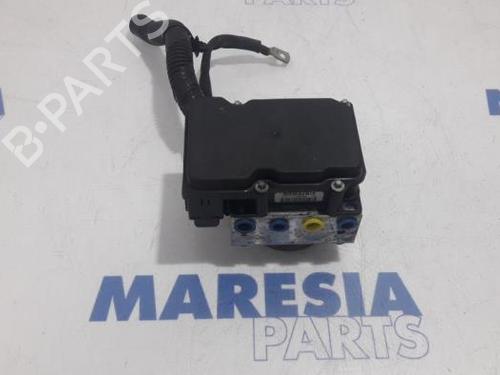 Used ABS pump RENAULT KANGOO Express (FW0/1_) 1.5 dCi 70 (FW0A, KW0V) (68 hp) 31414793