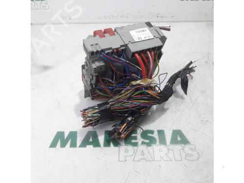 Fuse box FIAT PUNTO EVO (199_) 1.3 D Multijet | BP31527616E1