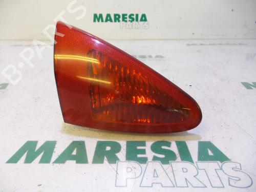 Used Left taillight ALFA ROMEO 147 (937_) 1.6 16V T.SPARK ECO (937.AXA1A, 937.BXA1A) (105 hp) 31511294