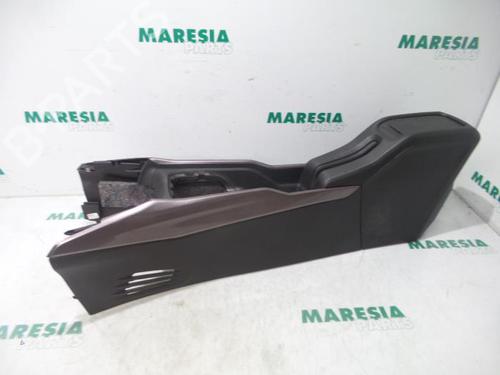 Used Middle console PEUGEOT 2008 I (CU_) 1.2 VTi (82 hp) 31520495