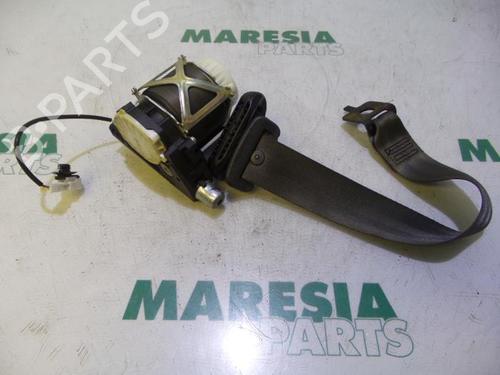 Used Rear right seatbelt RENAULT CLIO III (BR0/1, CR0/1) 1.2 16V (BR02, BR0J, BR11, CR02, CR0J, CR11) (75 hp) 31472603