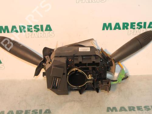 switch-fiat-punto-188_-1999-2000-2001-2002-2003-2004-2005-2006-2007-2008-2009-2010-2011-2012-31397286 main image