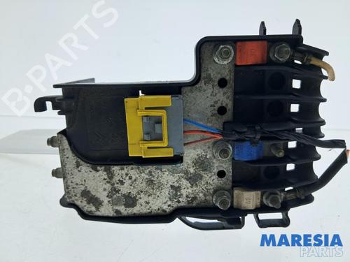 Used Fuse box Fuse box CITROËN BERLINGO MULTISPACE (B9) 1.6 VTi 120 (120 hp) 40199545 40199545