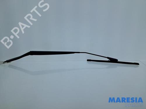 Used Front windshield wiper arm Front windshield wiper arm RENAULT CLIO IV (BH_) 0.9 TCe 90 (BHNF, BHMA, BHMH, BHJK, BHJR) (90 hp) 33716731 33716731