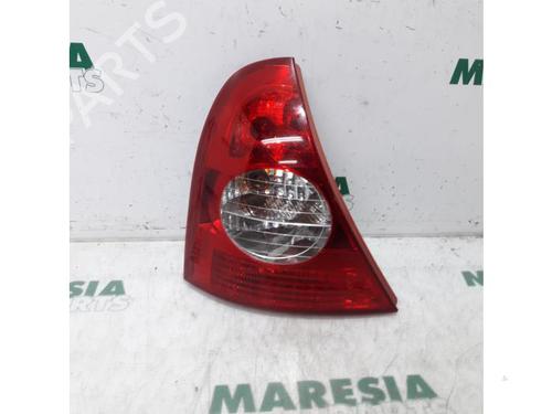 left-taillight-renault-clio-ii-bb_-cb_-1998-1999-2000-2001-2002-2003-2004-2005-2006-2007-2008-2009-2010-2011-2012-2013-2014-2015-2016-31388648 main image