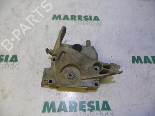 Used Gearbox mount RENAULT TWINGO I (C06_) 1.2 (C066, C068) (58 hp) 31524062