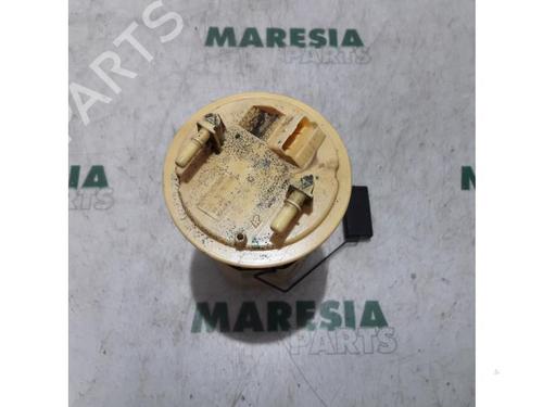 Used Fuel pump FIAT PANDA (169_) 1.3 D Multijet (169.AXC1A) (70 hp) 31444397